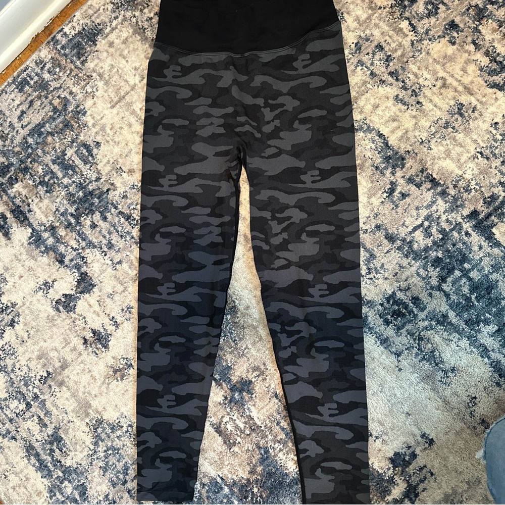 Women’s PINK Camouflage Leggings